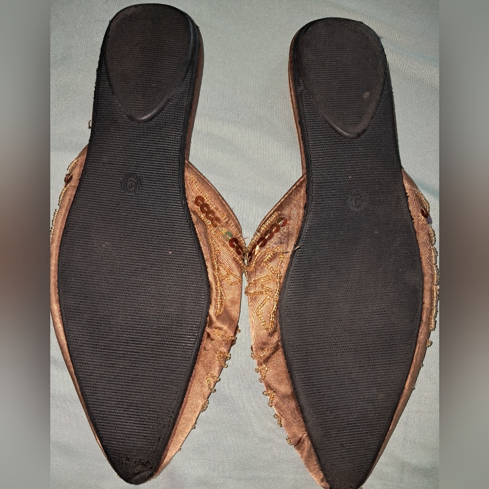A Beautiful Pair of Sequenced Goldish, Khaki Slippers. - Picture 3 of 4